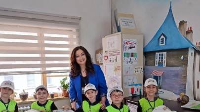MİNİKLER KÜTÜPHANEYİ TANIDI