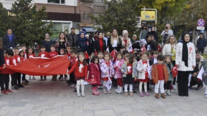 MİNİKLERİN CUMHURİYET COŞKUSU