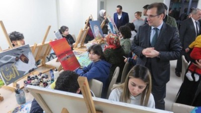 MİSAFİR ÖĞRENCİLERİN KURSLARINDA İNCELEMEDE BULUNDU