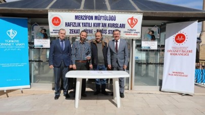 MÜFTÜLÜK’TEN ZEKAT STANDI