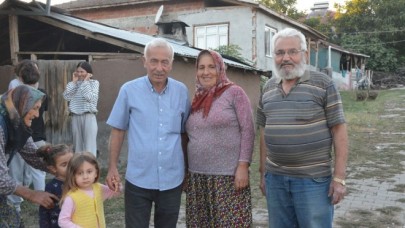 MUHTARLIK YARIŞINDA EŞİNİN RAKİBİ OLDU