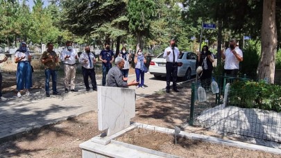 NECAT KILAVUZ MEZARI BAŞINDA ANILDI