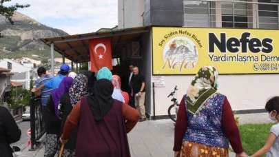 NEFES DERNEĞİ İHTİYAÇ SAHİPLERİNİ KURBANDA SEVİNDİRDİ