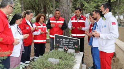NEZİH CANER KABRİ BAŞINDA ANILDI