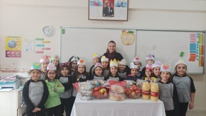 ÖĞRENCİLER YERLİ MALINI HATAY VE BİLECİK YÖRESEL ÜRÜNLERİYLE KUTLADILAR