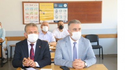 ÖĞRETMENLERLE BİR ARAYA GELDİ
