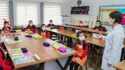 ÖĞRETMENLİK MESLEK KANUNU TEKLİFİ KABUL EDİLDİ