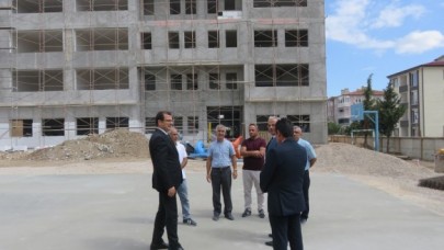OKUL İNŞAATINDA İNCELEMEDE BULUNDU