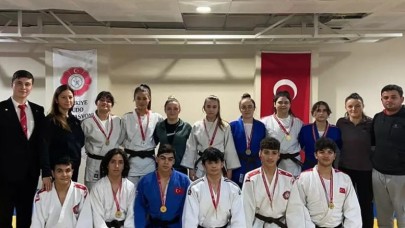 OKUL SPORLARINA BELEDİYESPORLU ÖĞRENCİLER DAMGA VURDU