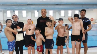 “OTİZMLİ ÇOCUKLARIMIZ MUTLULUĞA KULAÇ ATIYOR”
