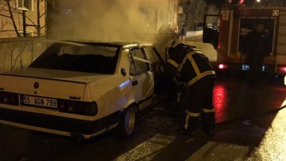 PARK HALİNDEKİ OTOMOBİL YANDI