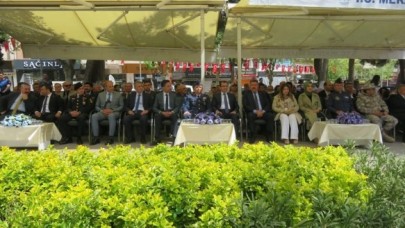 PROTOKOL İLE VATANDAŞ BAYRAMLAŞTI