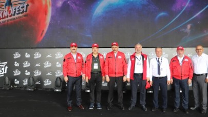 REKTÖR ELMACI’NIN TEKNOFEST ZİYARETİ