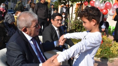SARI, ‘23 NİSAN ULUSAL EGEMENLİK VE ÇOCUK BAYRAMI KUTLU OLSUN’