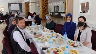 ŞEHİT AİLELERİ KAHVALTIDA BULUŞTU