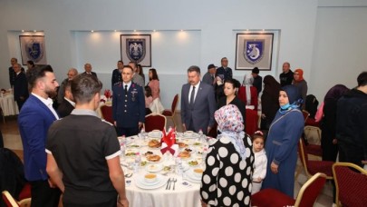 ŞEHİT AİLELERİ VE GAZİLER ÜS KOMUTANLIĞI’NDA AĞIRLANDI