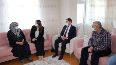 ŞEHİT AİLELERİ VE YAŞLI ZİYARETLERİNE DEVAM EDİYOR