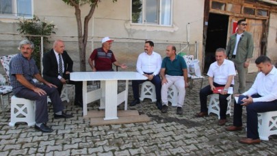 ŞEHİT AİLESİNİ ZİYARET ETTİ