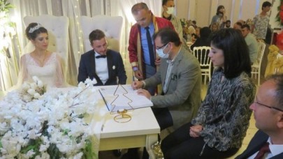 ŞEHİT KARDEŞİNİN NİKAH ŞAHİTLİĞİNİ YAPTI