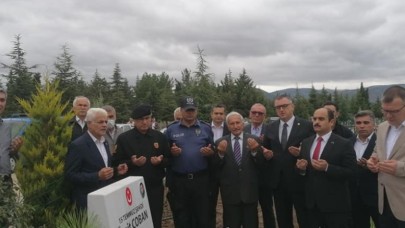 ŞEHİT ÜMİT ÇOBAN KABRİ BAŞINDA ANILDI