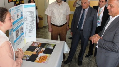 ŞEHİT YÜZBAŞI ALPER KALEM ORTAOKULU´NDA TÜBİTAK 4006 BİLİM FUARI AÇILDI