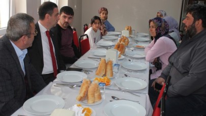 ŞEKER FABRİKASI, DEPREMZEDE AİLELERE KUÇAK AÇTI