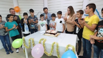 SEVGİ EVLERİNDE KALAN ÇOCUKLAR İÇİN DOĞUM GÜNÜ KUTLAMASI YAPILDI