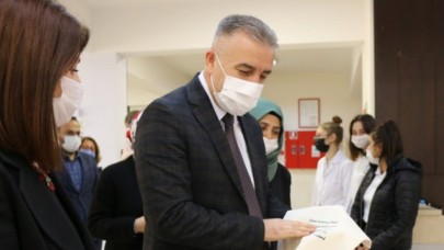 ŞİİRLER VE ÖYKÜLER SANATLA BULUŞUYOR