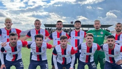 SULUOVA SEBATSPOR’DAN, NİKSAR BELEDİYESPOR ANTRENÖRÜNE KINAMA!