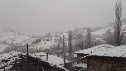 SULUOVA’YA NİSAN AYINDA KAR YAĞDI