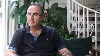 SUNAY AKIN, OKURLARIYLA BULUŞUYOR