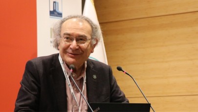 TARHAN: “AŞK, GİRDİĞİ KABIN ŞEKLİNİ ALIYOR”