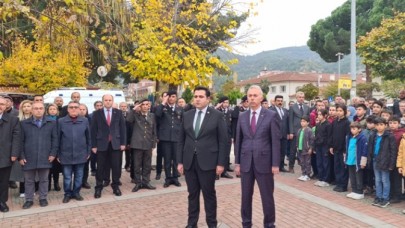 TAŞOVA’DA 10 KASIM ATATÜRK’Ü ANMA TÖRENİ DÜZENLENDİ