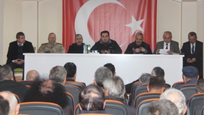 TAŞOVA'DA KARLA MÜCADELE DEĞERLENDİRME TOPLANTISI YAPILDI