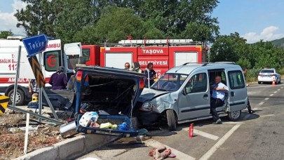 TAŞOVA’DA KAZA 7 YARALI