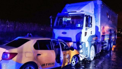 TIRLA ÇARPIŞAN TAKSİNİN SÜRÜCÜSÜ HAYATINI KAYBETTİ