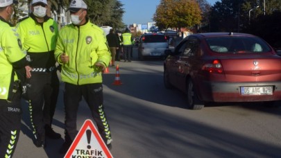 TRAFİK DENETİMLERİ TÜM HIZIYLA DEVAM EDİYOR