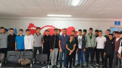 ‘TÜRK MİLLETİNİN TEMİNATI ÜLKÜCÜ TÜRK GENÇLİĞİDİR’