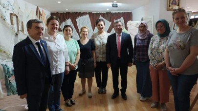 TÜRKMEN’DEN YILSONU SERGİSİNE ZİYARET