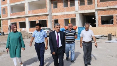 TÜRKMEN, OKUL İNŞAATINDA İNCELEMEDE BULUNDU