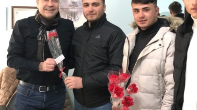 ÜLKÜCÜ GENÇLİK SAĞLIK ÇALIŞANLARINI UNUTMADI