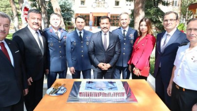 ÜS KOMUTANLIĞINDA DEVİR TESLİM TÖRENİ YAPILDI