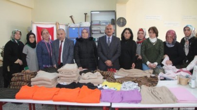 USTA ÖĞRETİCİLER DEPREMZEDELER İÇİN ÇALIŞIYOR
