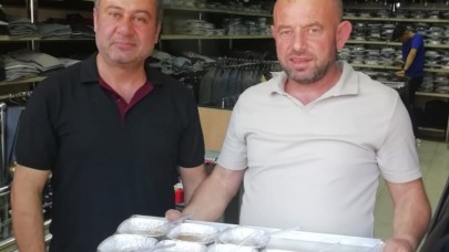 ÜYELERE AŞURE İKRAMINDA BULUNDULAR