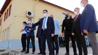 UYGUR KÖYÜ’NDE İNCELEMELERDE BULUNDU