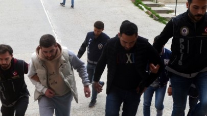 UYUŞTURUCU OPERASYONUNDA 3 ZANLI TUTUKLANDI