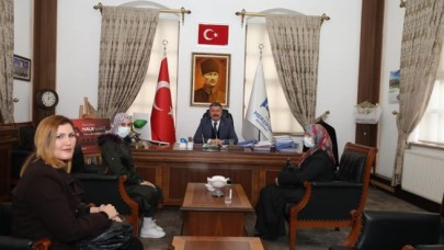 VATANDAŞLARI DİNLEMEYE DEVAM EDİYOR