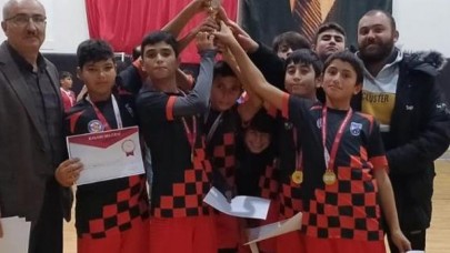 VOLEYBOLDA İL BİRİNCİSİ OLDULAR
