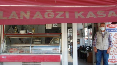 YARIM ASIRDIR MESLEĞİNİ SEVEREK YAPIYOR