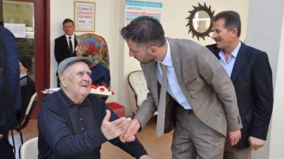 YAŞLILARIMIZA DEĞER VERMEK MİLLETİMİZİN EN ÖNEMLİ GELENEĞİDİR